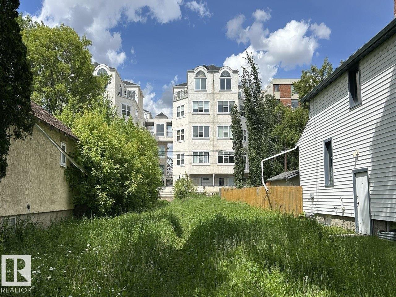 10936 81 AV NW