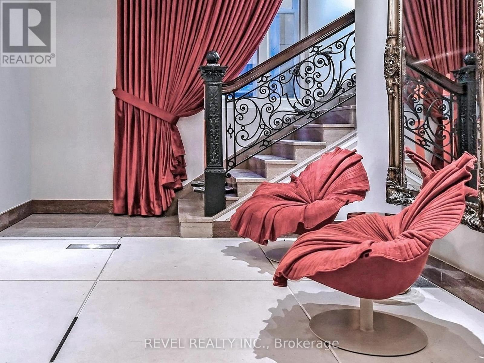 2412 - 197 YONGE STREET