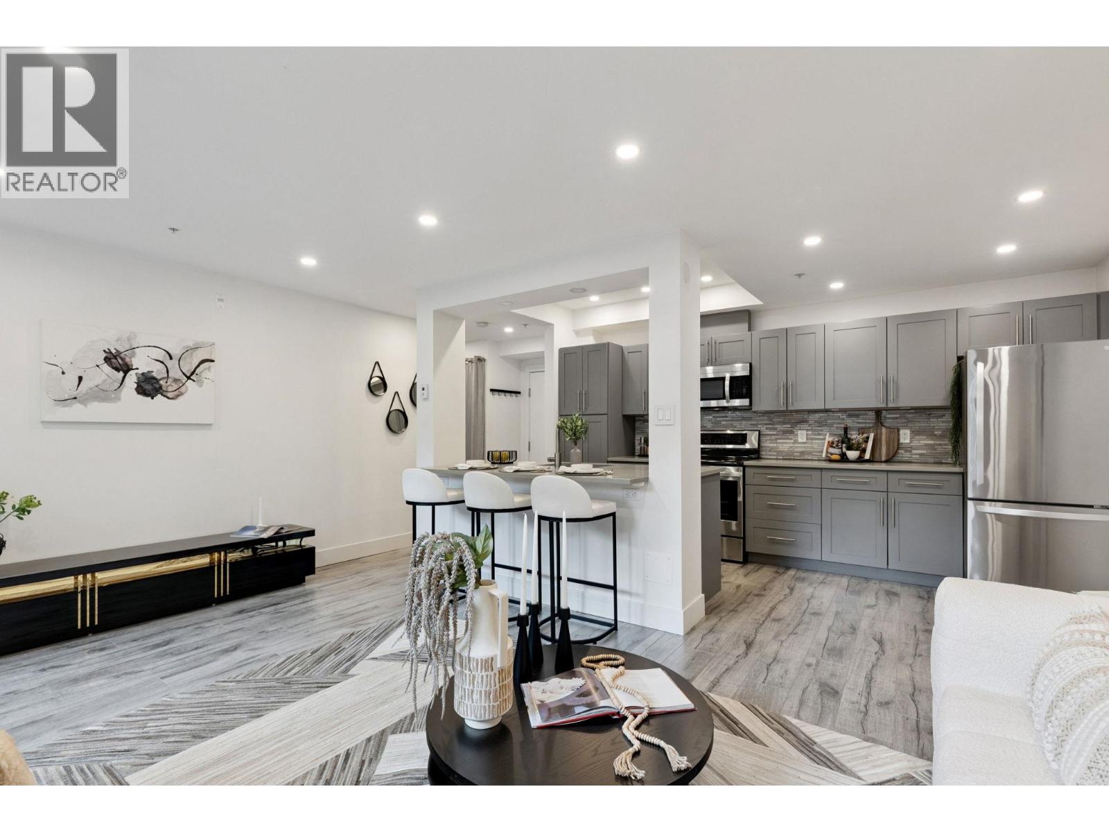 101 2036 COQUITLAM AVENUE