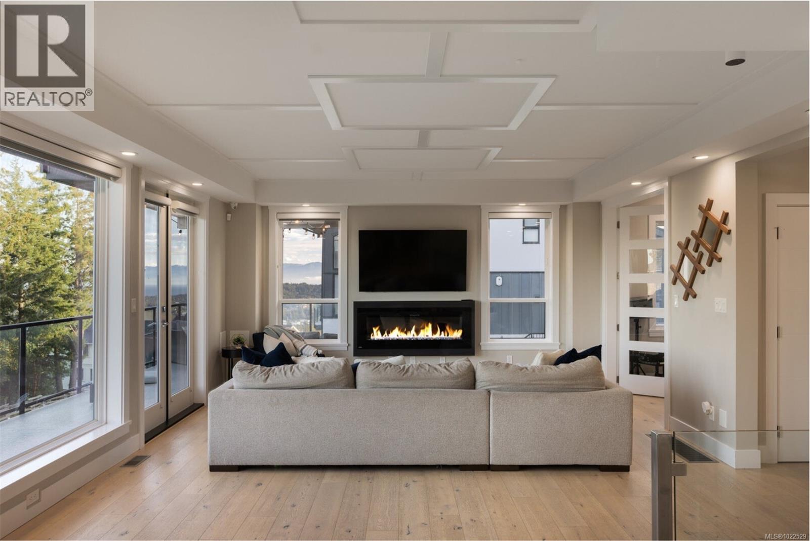 1414 Grand Forest Close