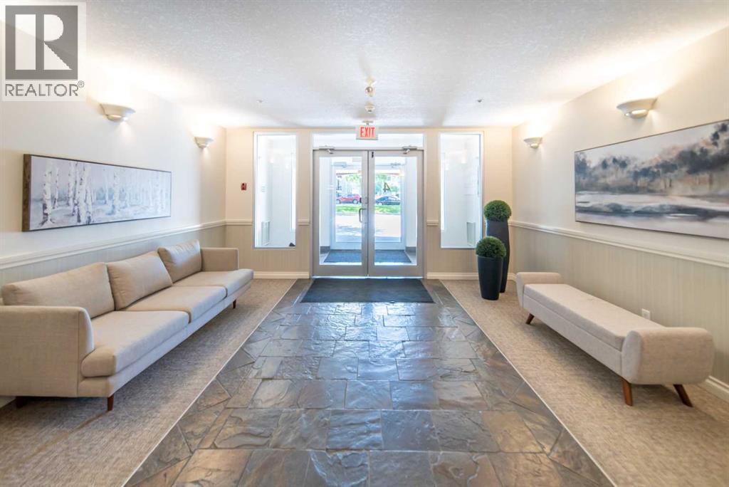 205, 4 Hemlock Crescent SW