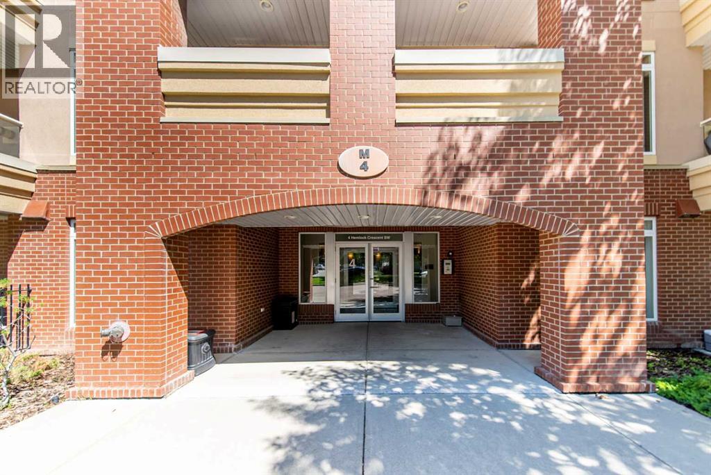 205, 4 Hemlock Crescent SW