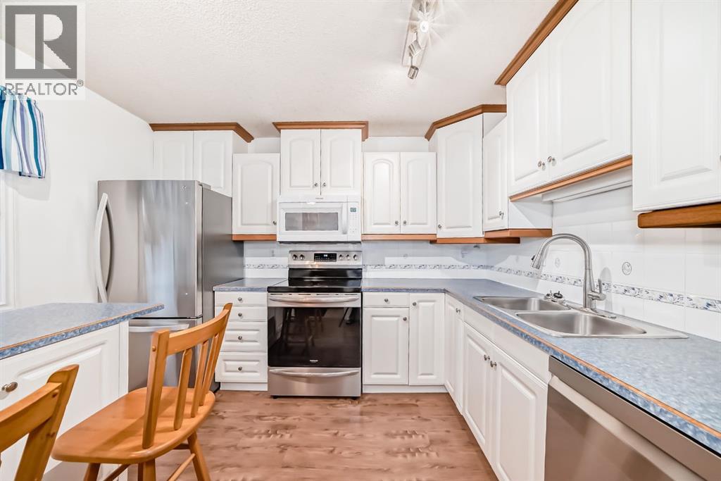 255 Falshire Way NE