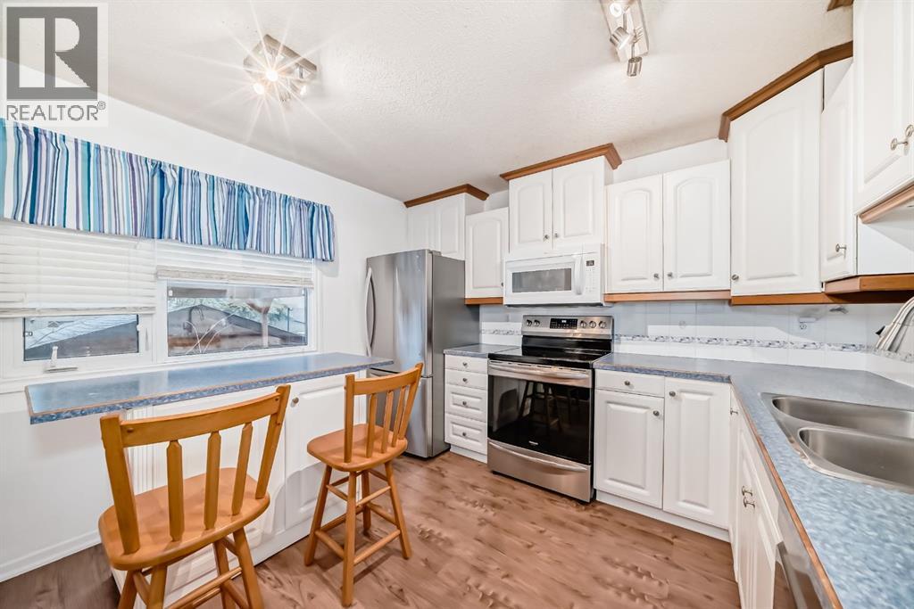 255 Falshire Way NE