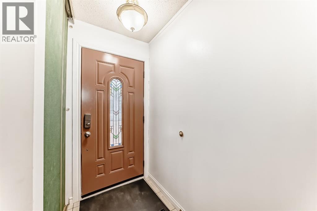 255 Falshire Way NE