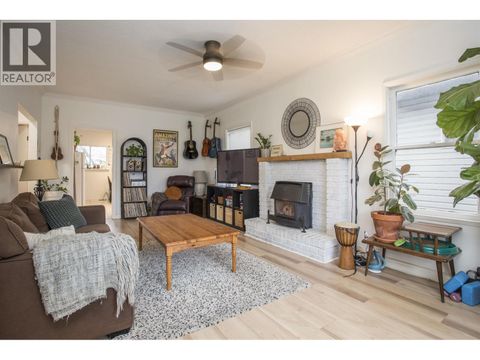 1976 WARWICK AVENUE Port Coquitlam BC V3C1L6