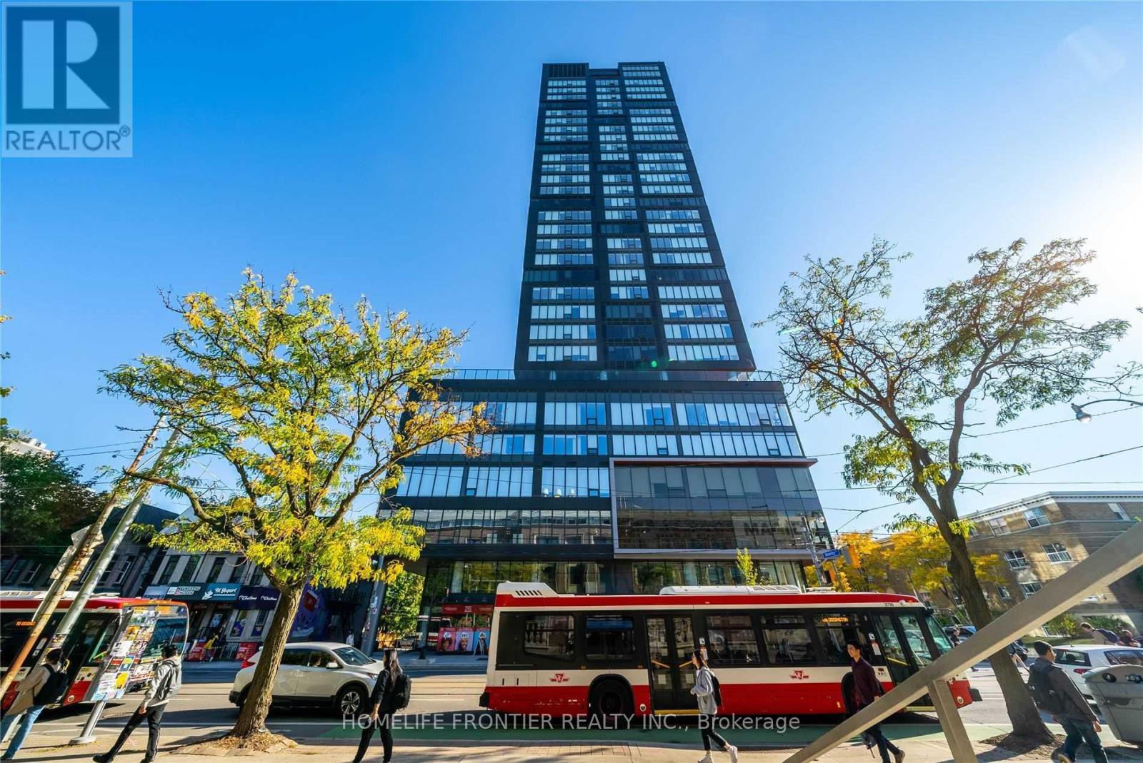 Photo 1 of 16 — 1403 - 203 COLLEGE STREET Unit 1403, Toronto (Kensington-Chinatown), ON M5T1P9
