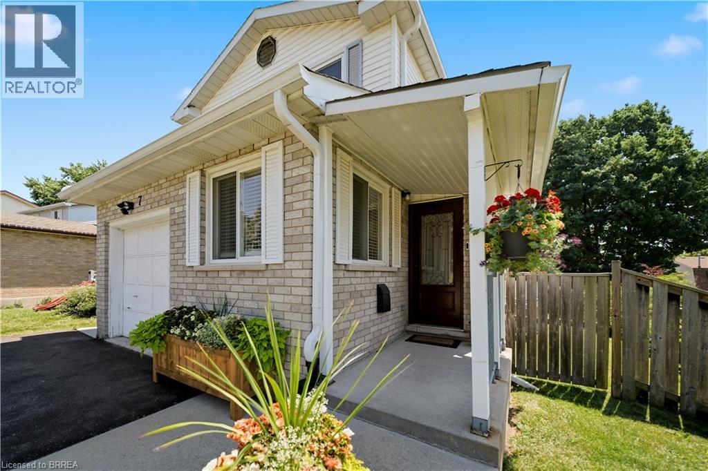 7 GLENDAN Court