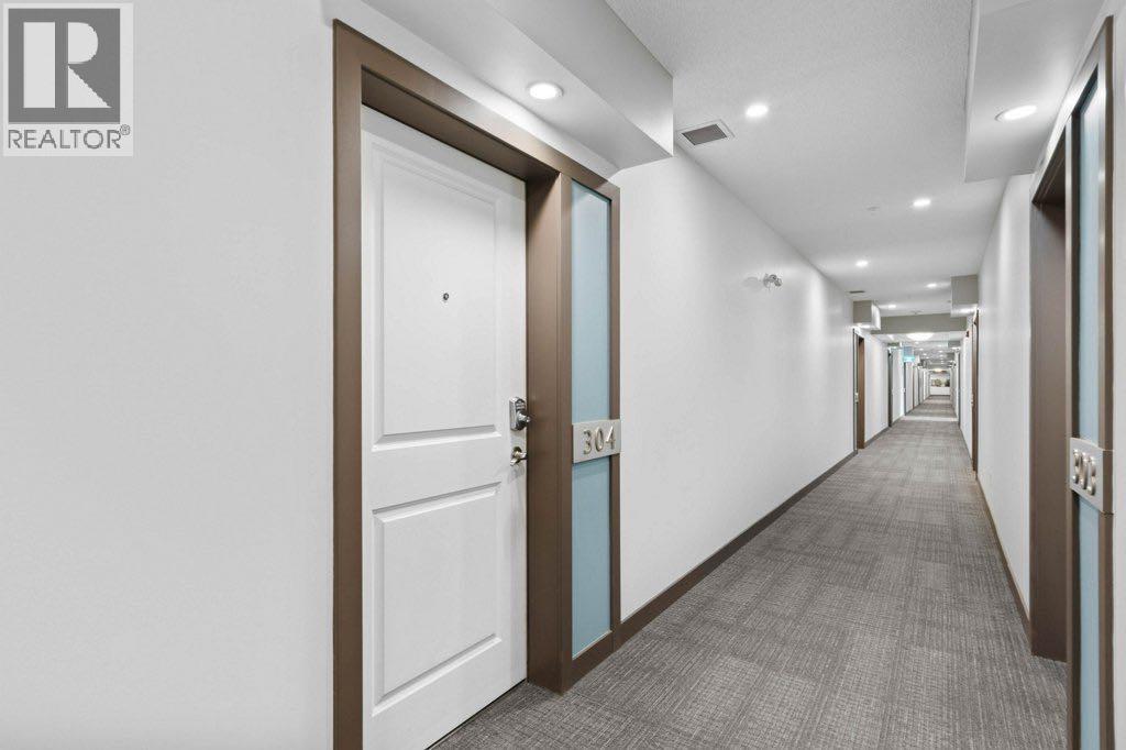 304, 201 Sunset Drive