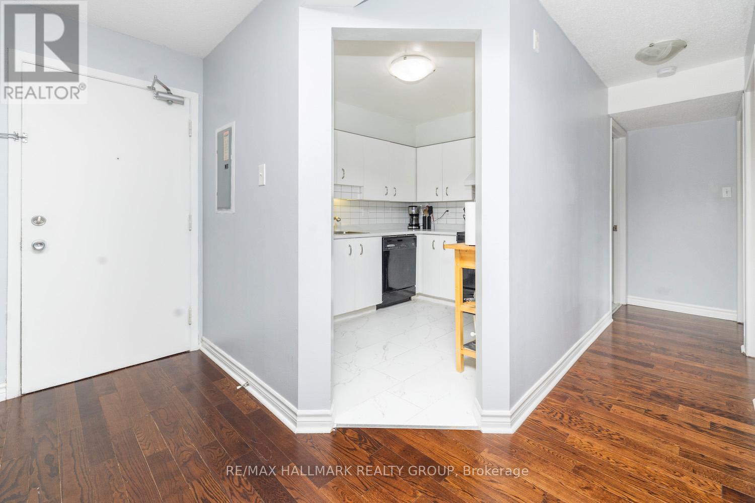 203 - 345 CENTRUM BOULEVARD
