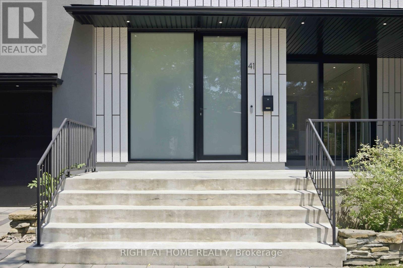 41 BONNYVIEW DRIVE