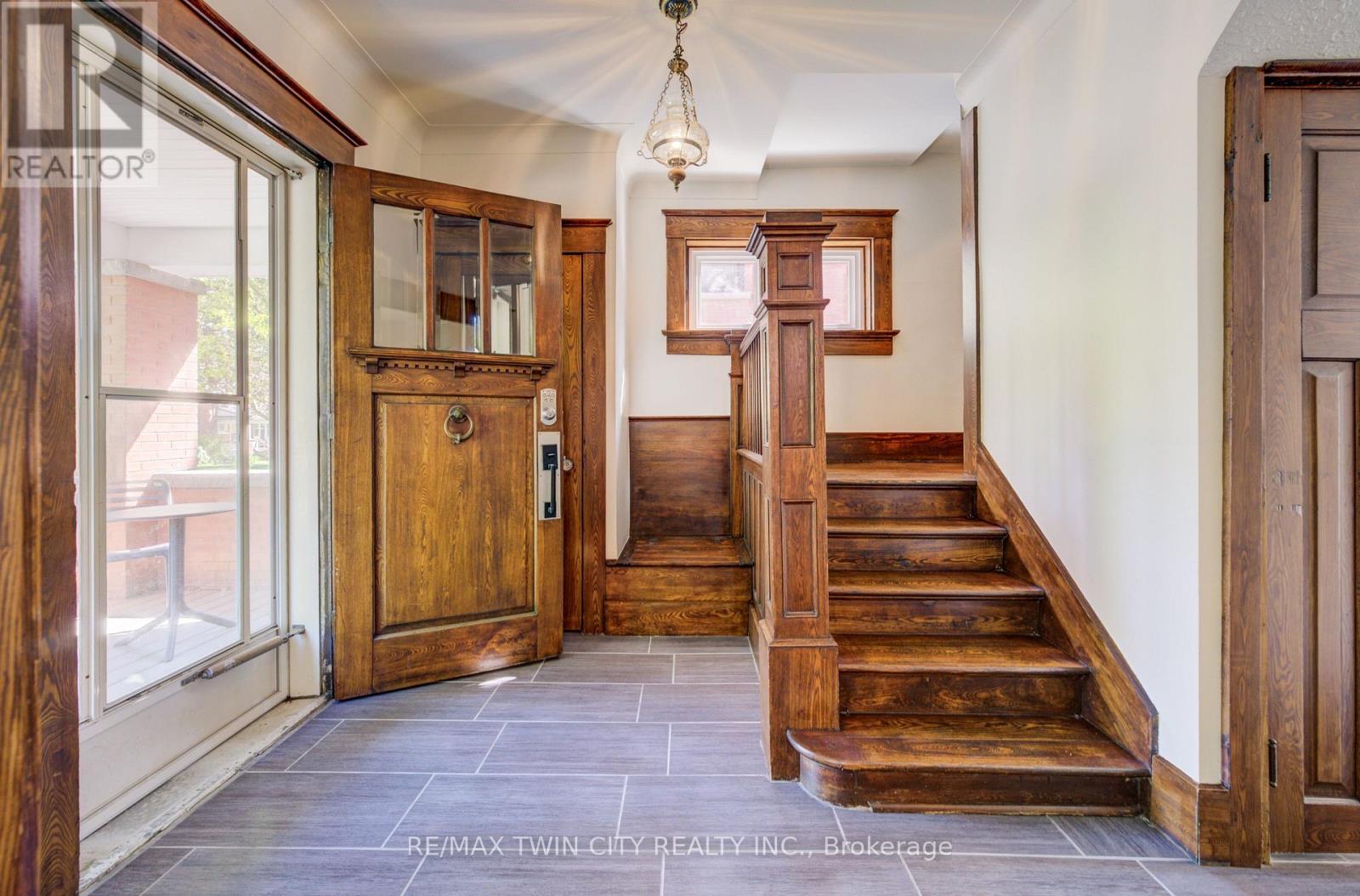 36 HEINS AVENUE
