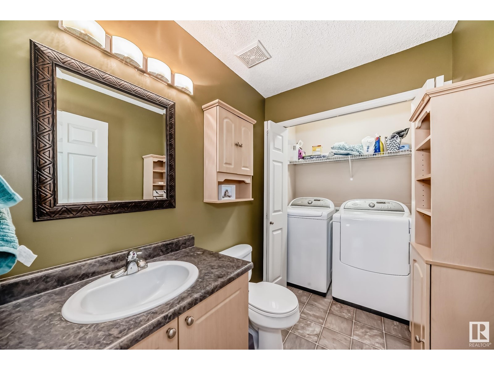 348 ASCOTT CR