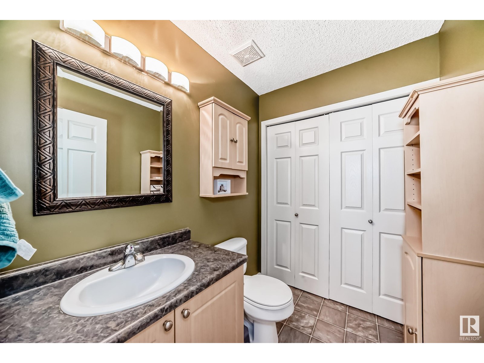 348 ASCOTT CR