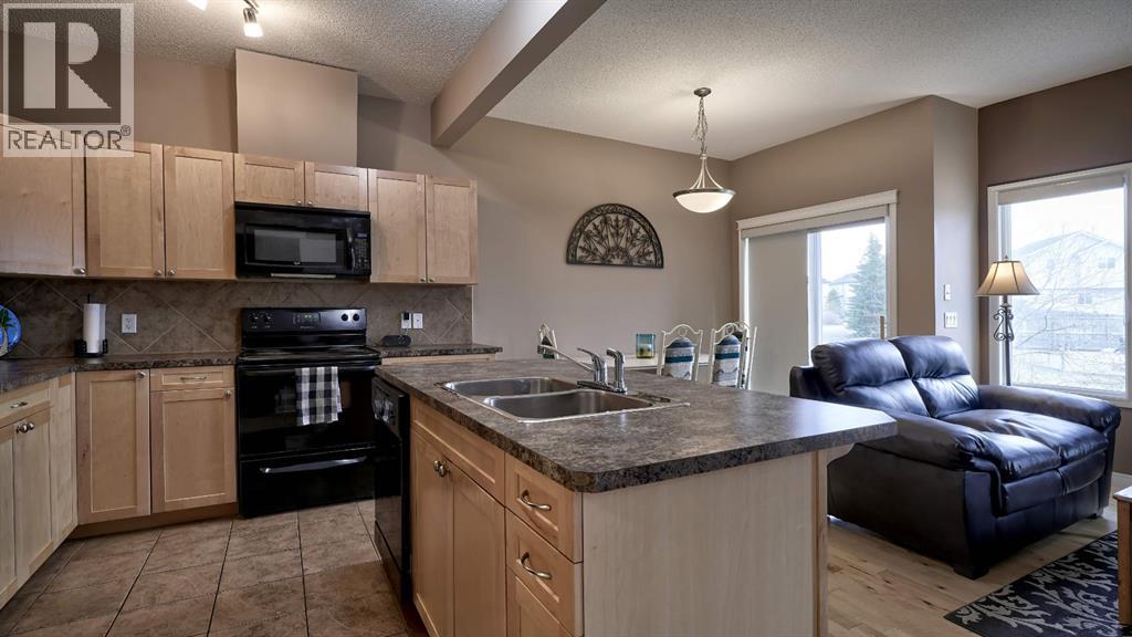 805, 620 Luxstone Landing SW
