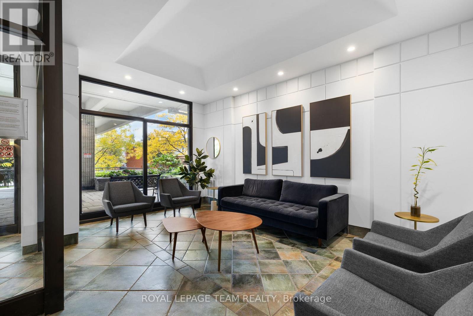 1114 - 40 LANDRY STREET