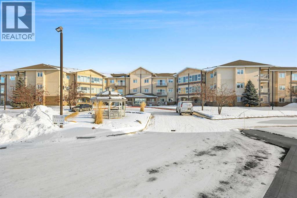 104, 43 Westlake Circle