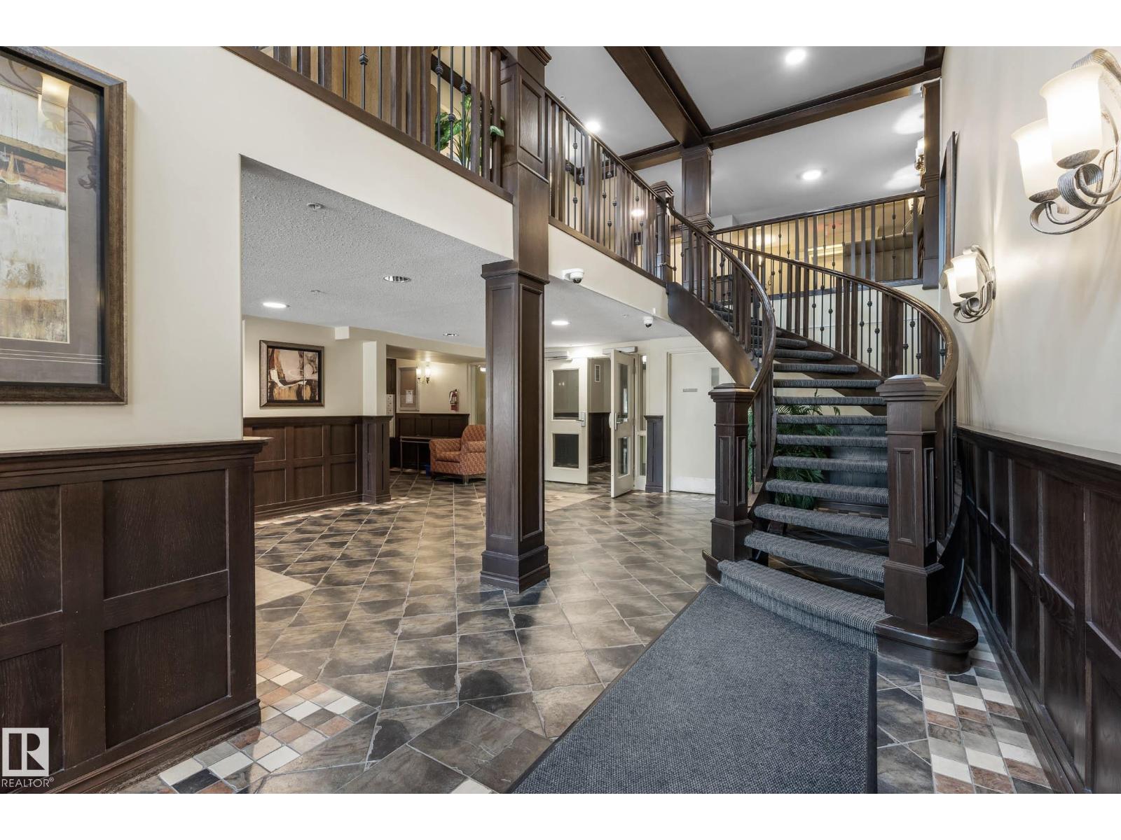 #302 7510 89 ST NW