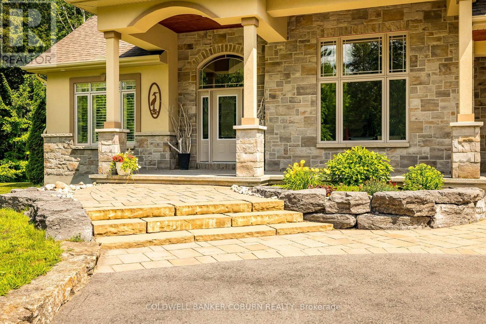 515 WEST LAKE CIRCLE