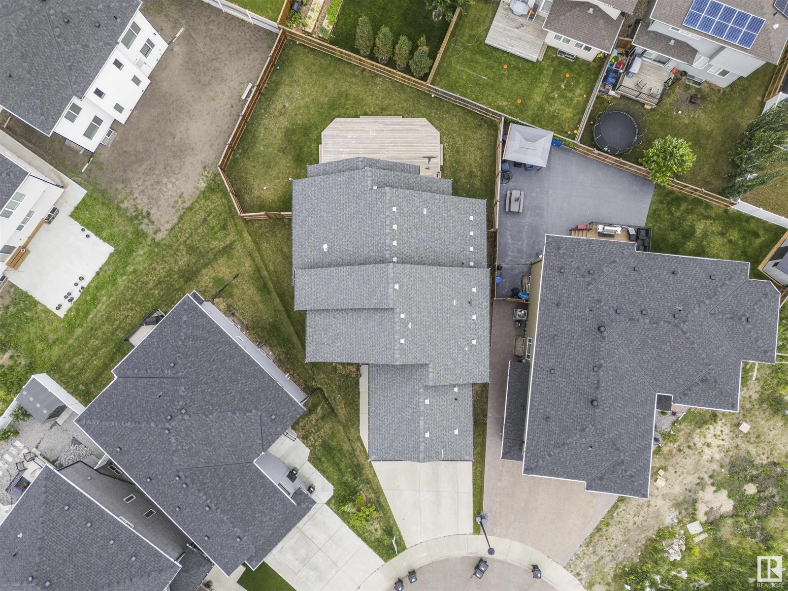 1012 148 AV NW