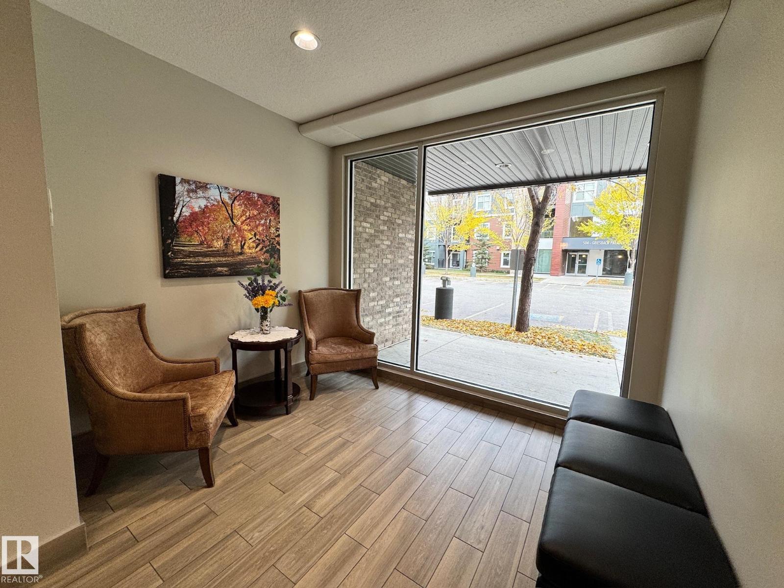 #218 508 Griesbach PR NW