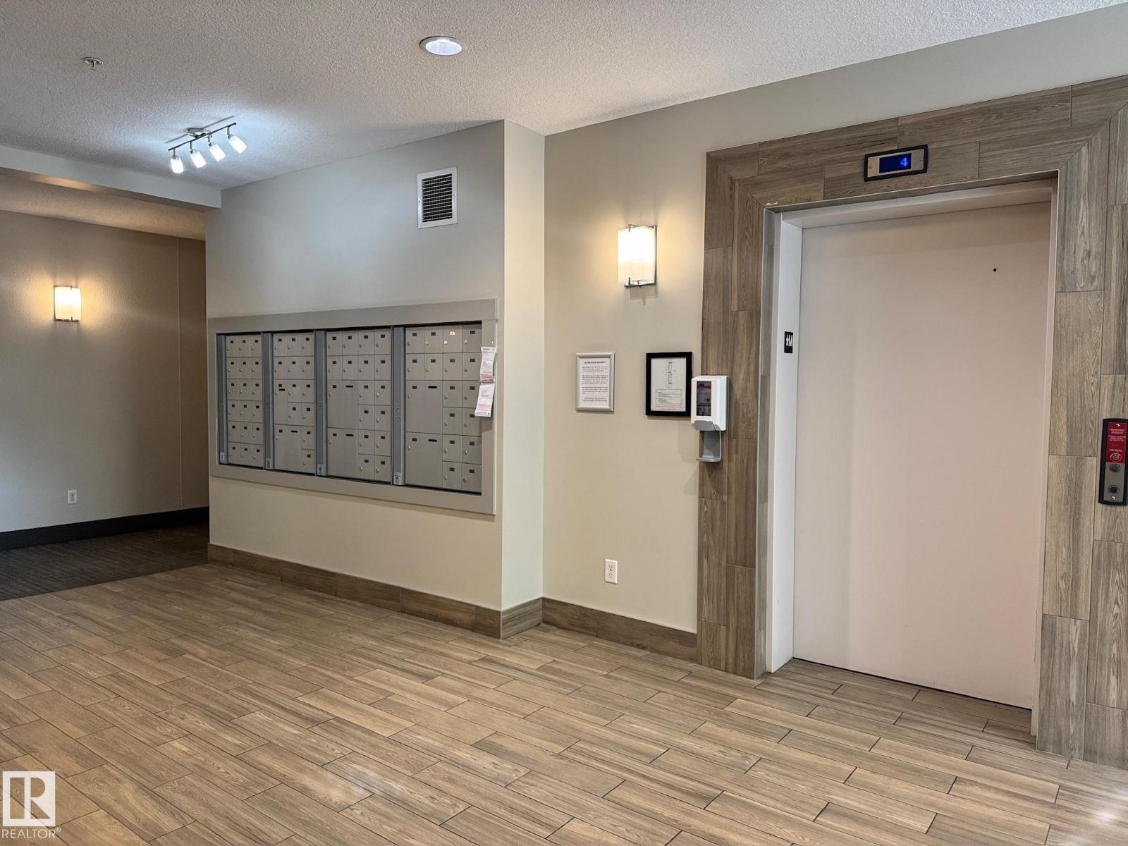 #218 508 Griesbach PR NW