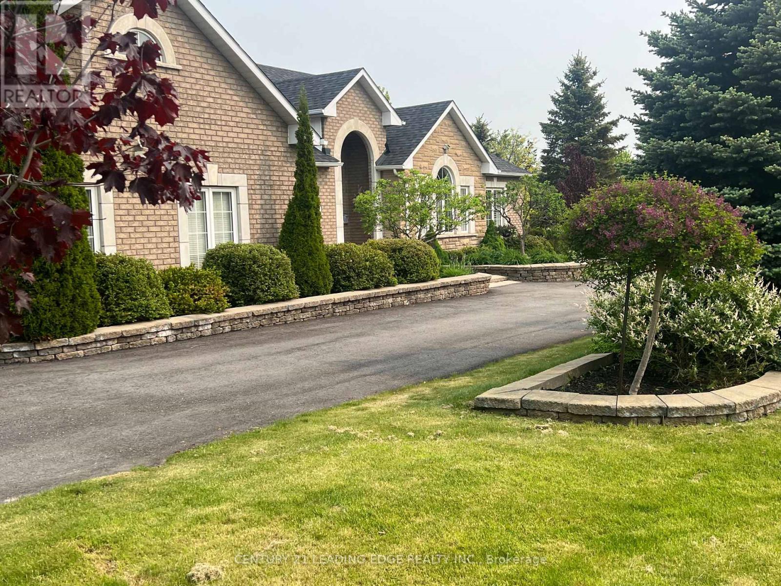 2 DEER RIDGE ROAD