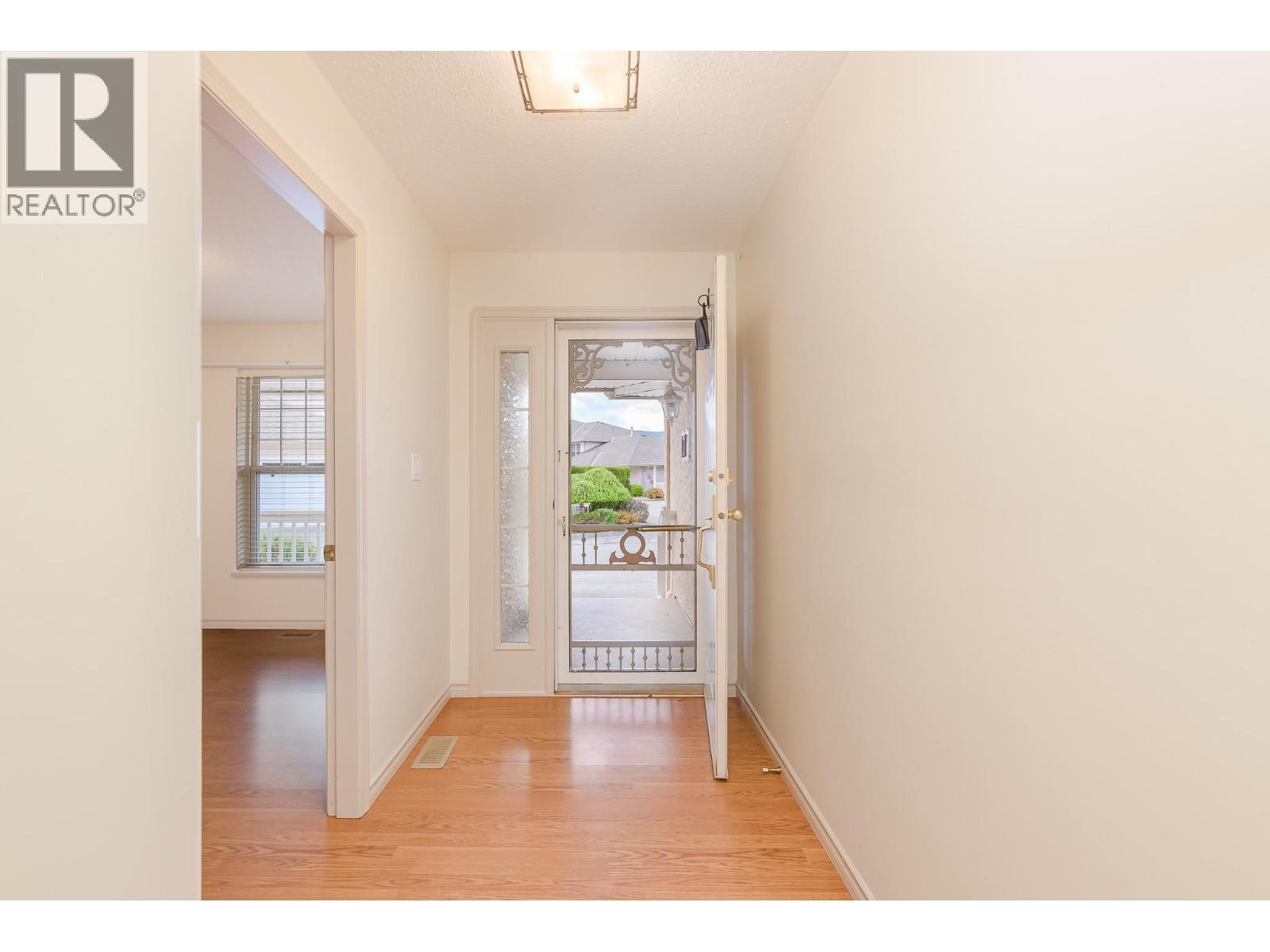 303 Regent Avenue Unit# 17