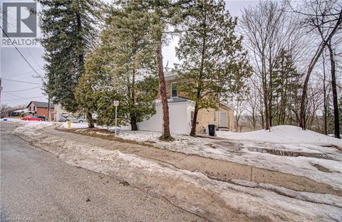 115 COURTNEY Street Cambridge ON N3C1S2