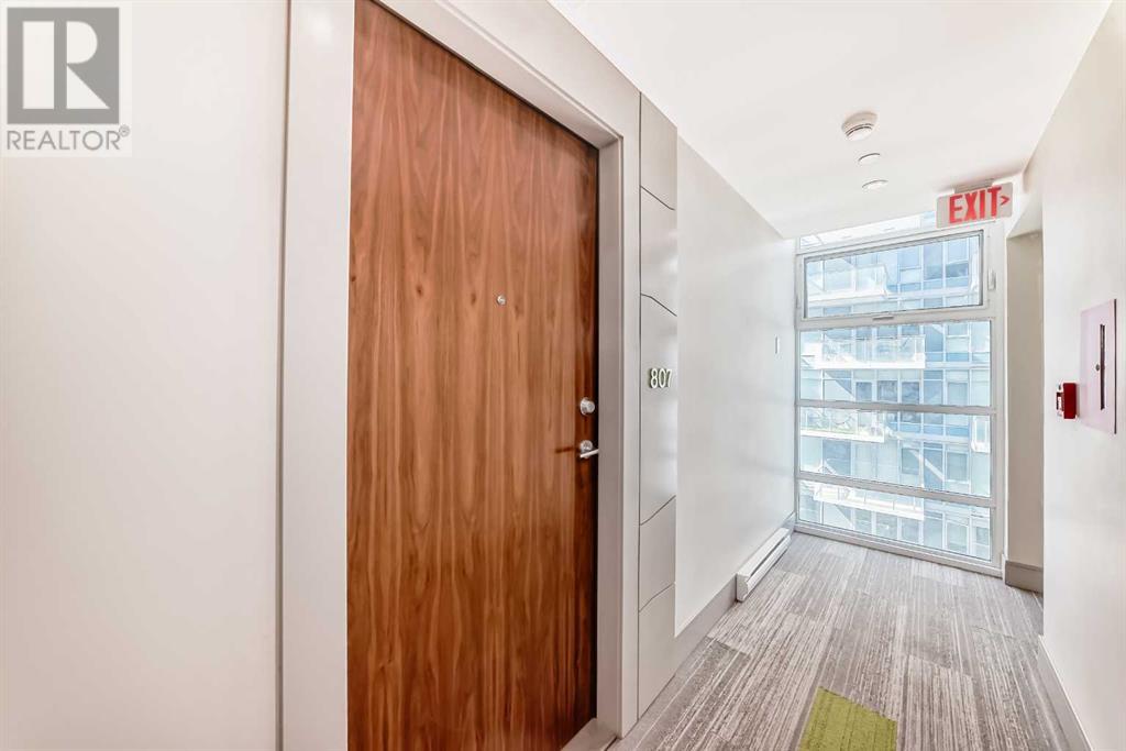 807, 118 Waterfront Court SW