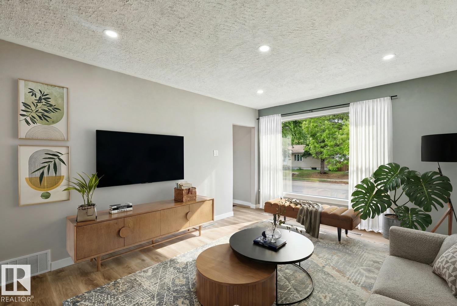 4037 114 AV NW
