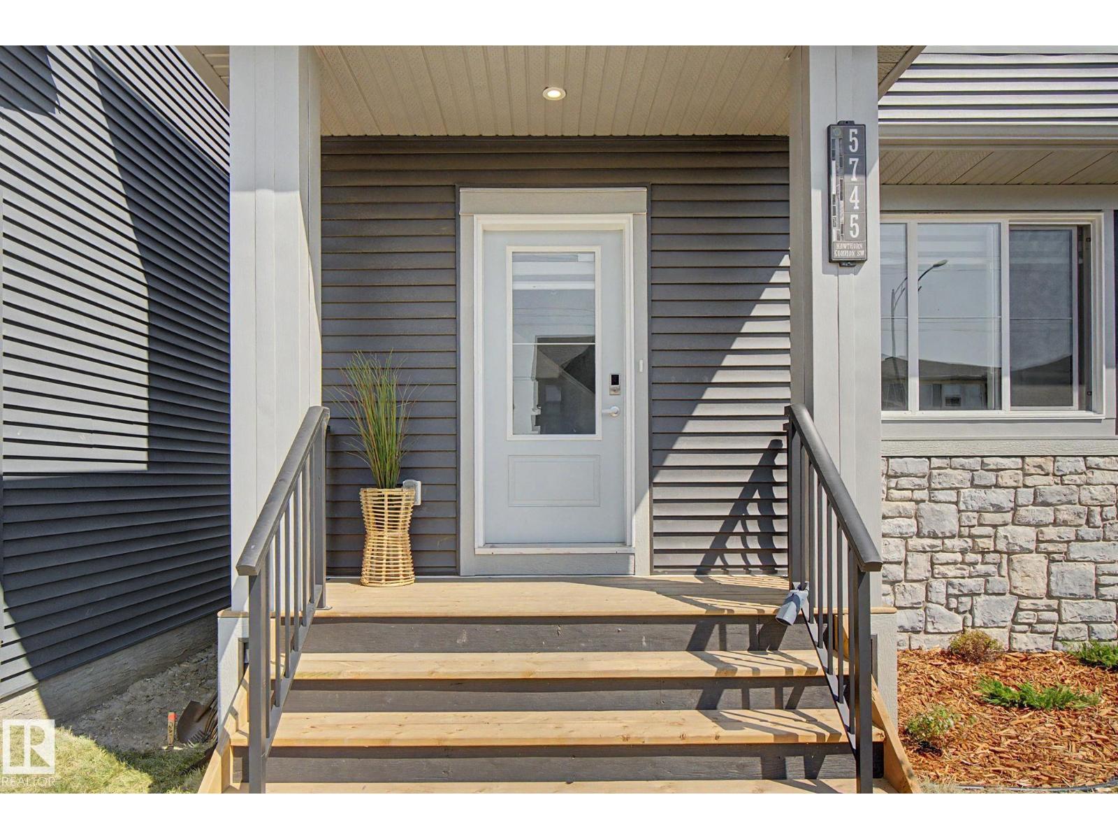 5745 HAWTHORN CM SW