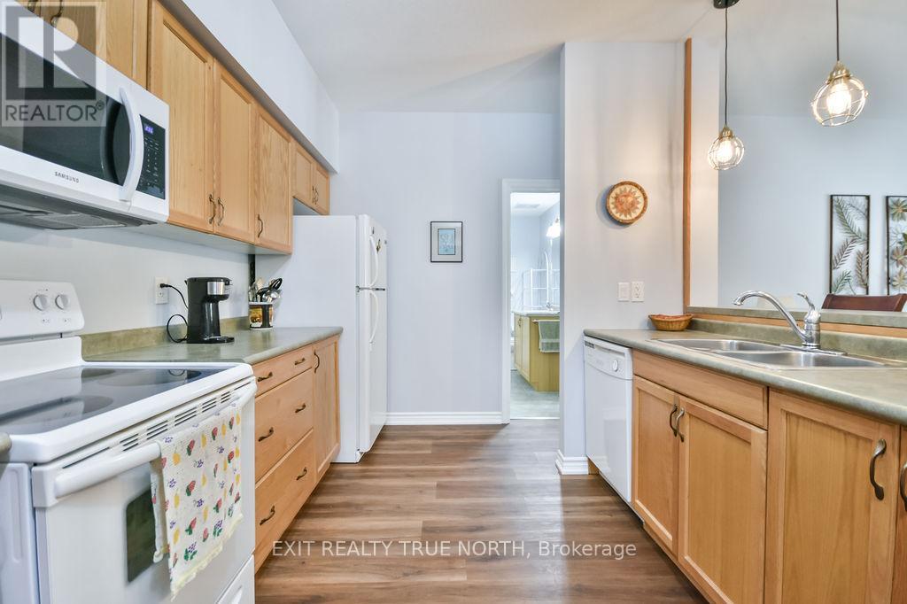 107 - 19B YONGE STREET N