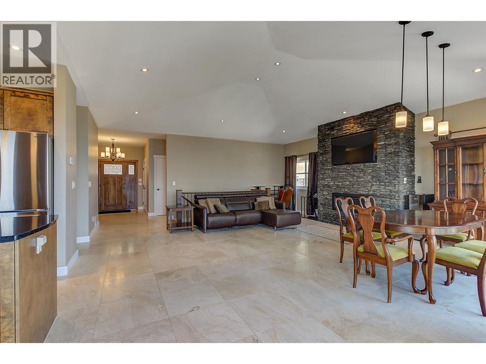 6172 Seymoure Avenue