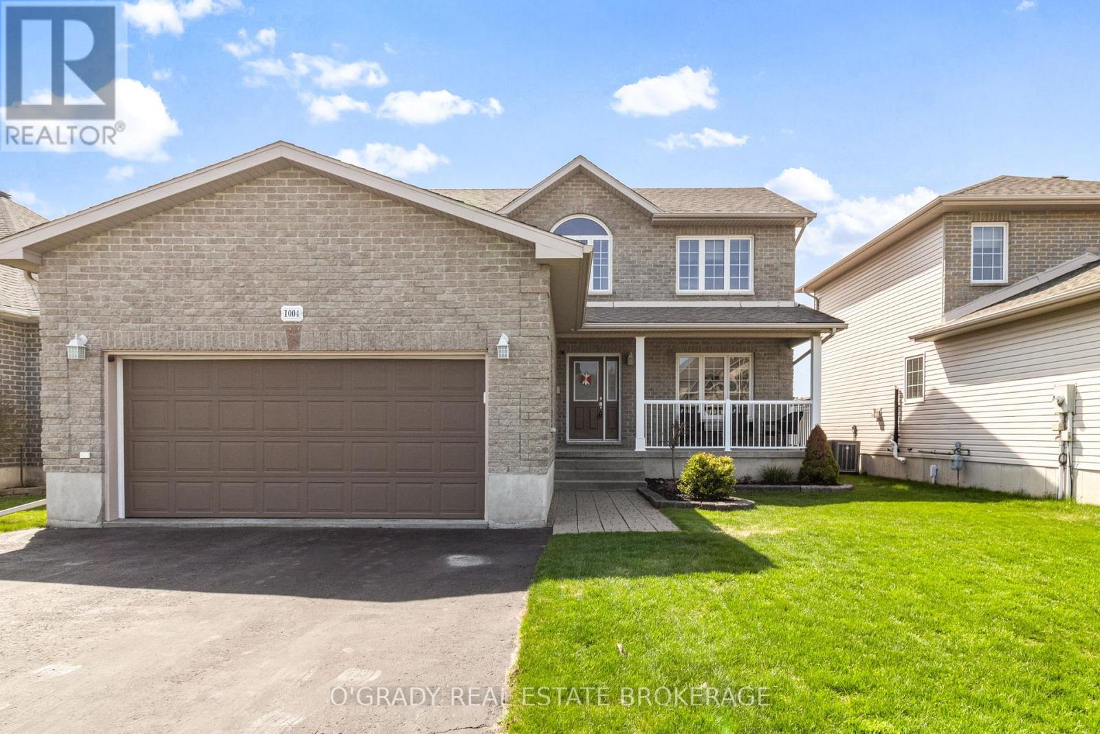 1004 CRESTWOOD DRIVE