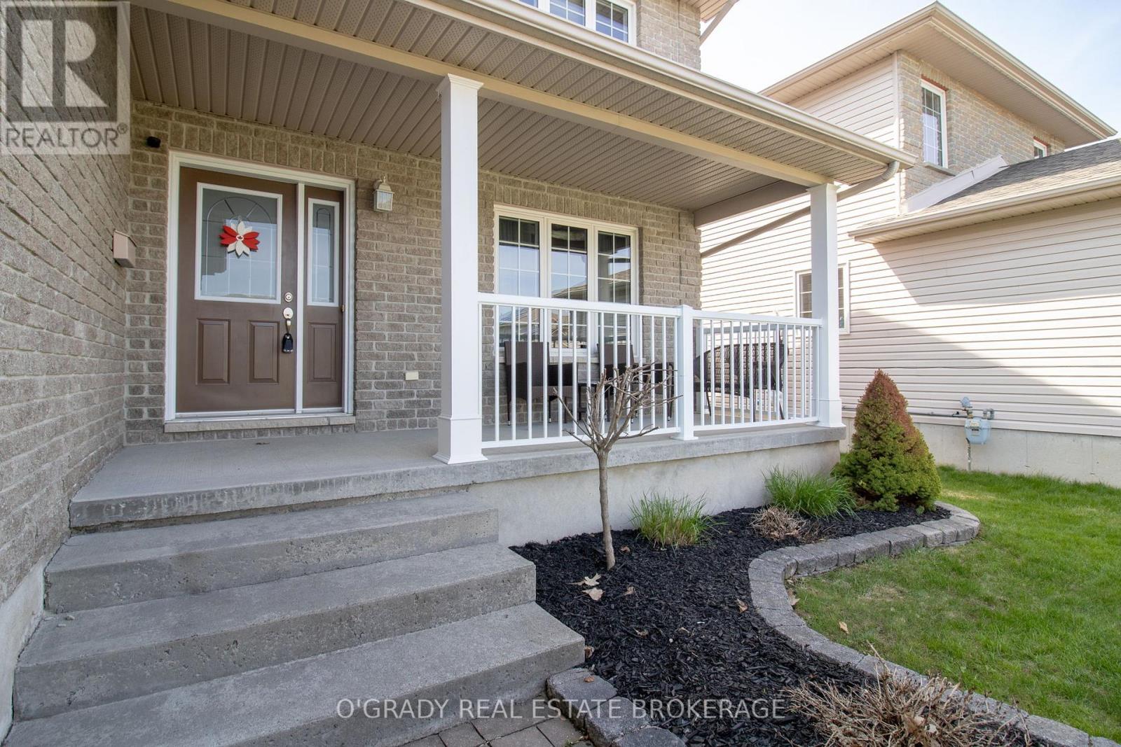 1004 CRESTWOOD DRIVE