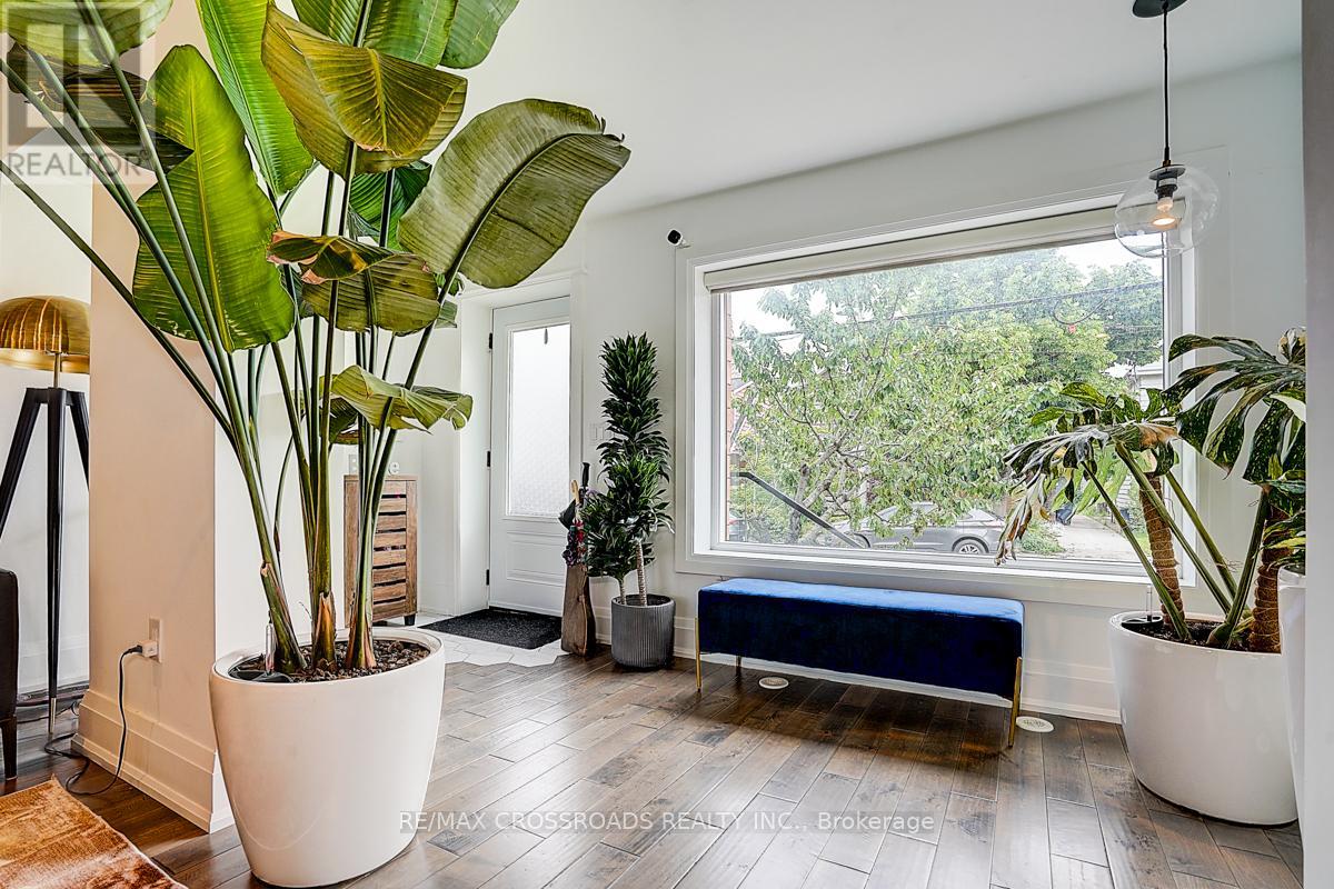 28 CHISHOLM AVENUE