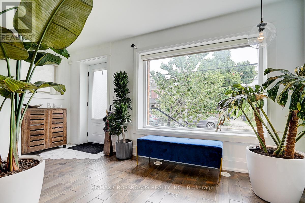 28 CHISHOLM AVENUE