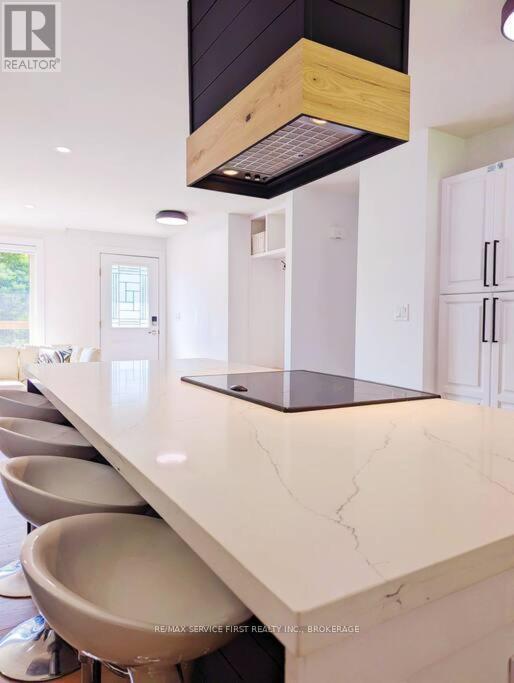 1209 LINCOLN DRIVE