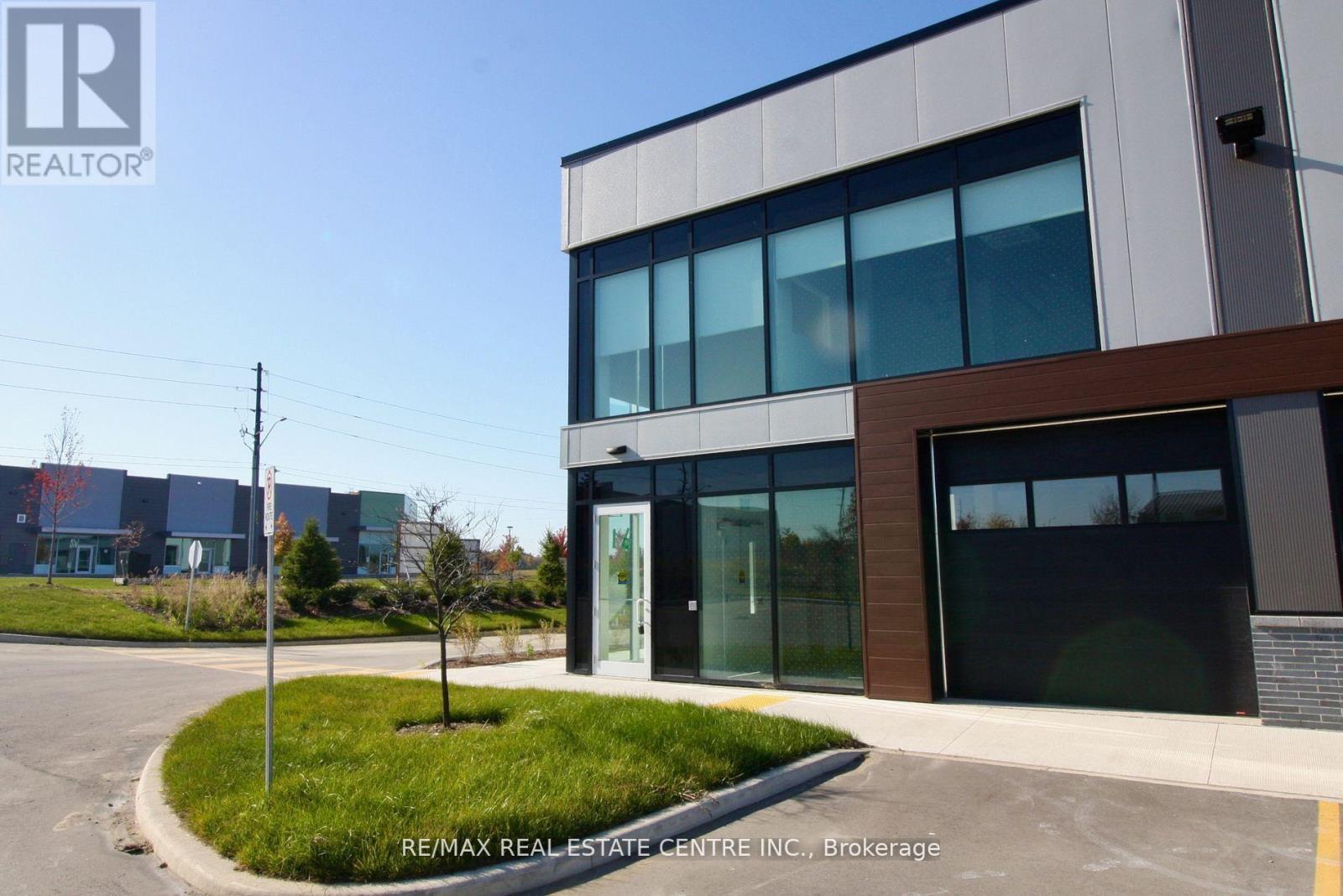 16 - 587 HANLON CREEK BOULEVARD