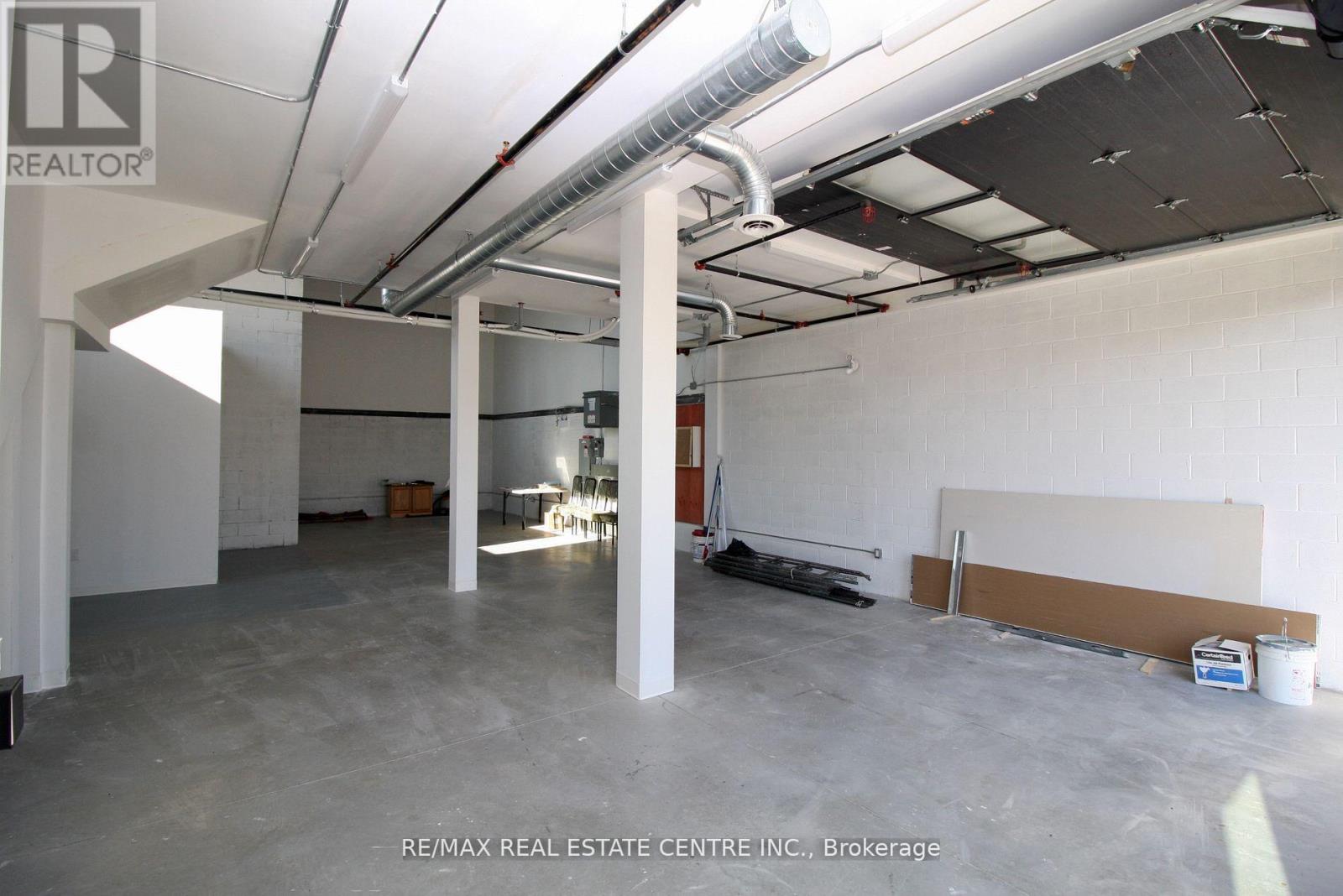 16 - 587 HANLON CREEK BOULEVARD