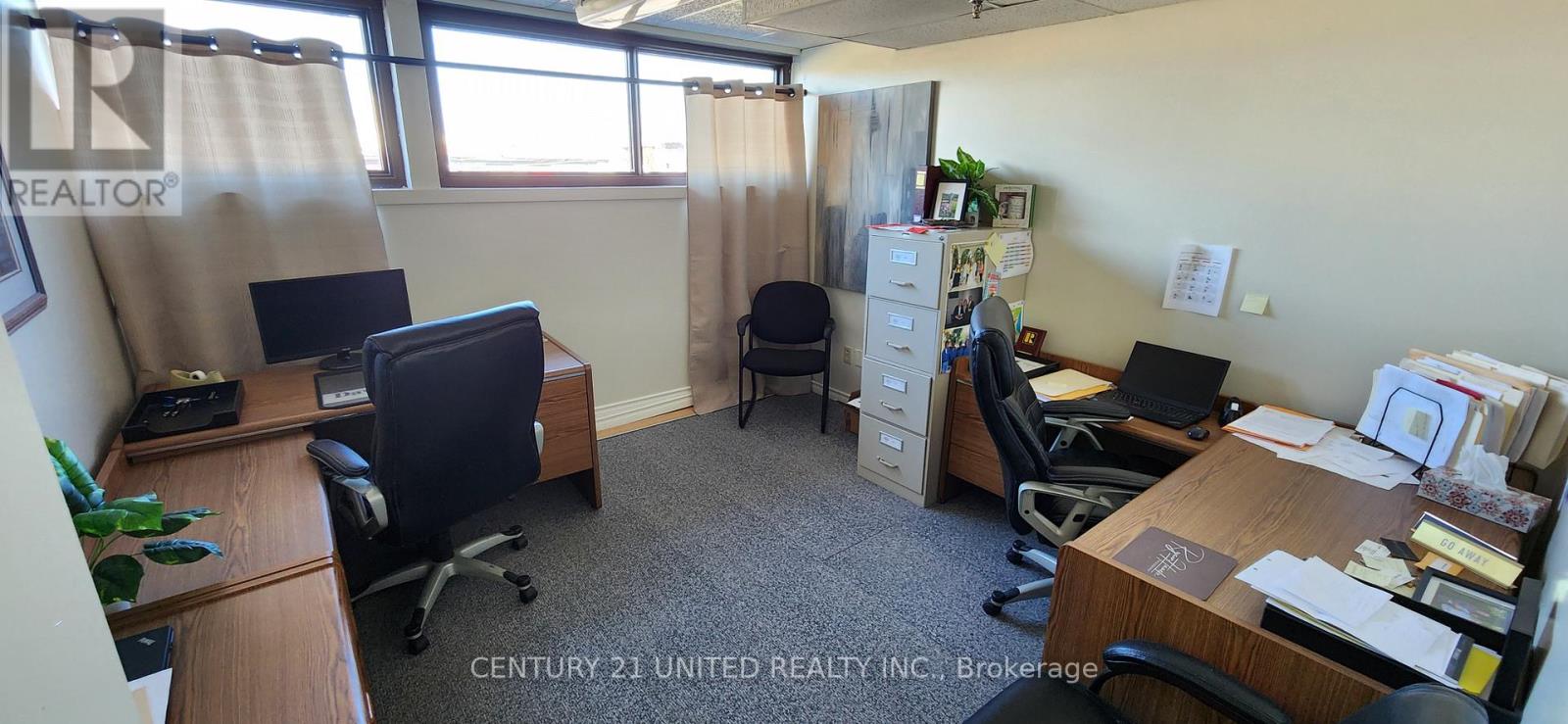 UNIT B - 785 THE KINGSWAY