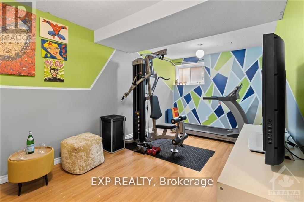 D - 284 DALEHURST DRIVE