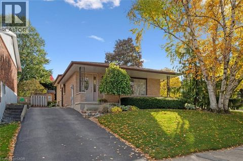 61 SANDSPRINGS Crescent Kitchener ON N2E2A5