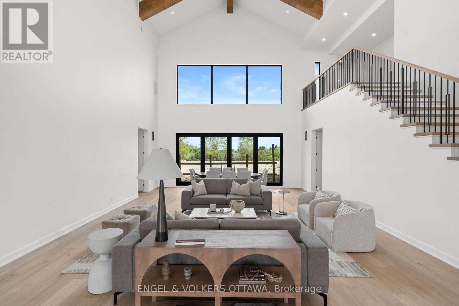 1220 BLACK CANARY DRIVE