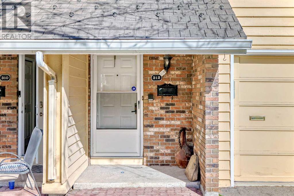 312 Point Mckay Gardens NW