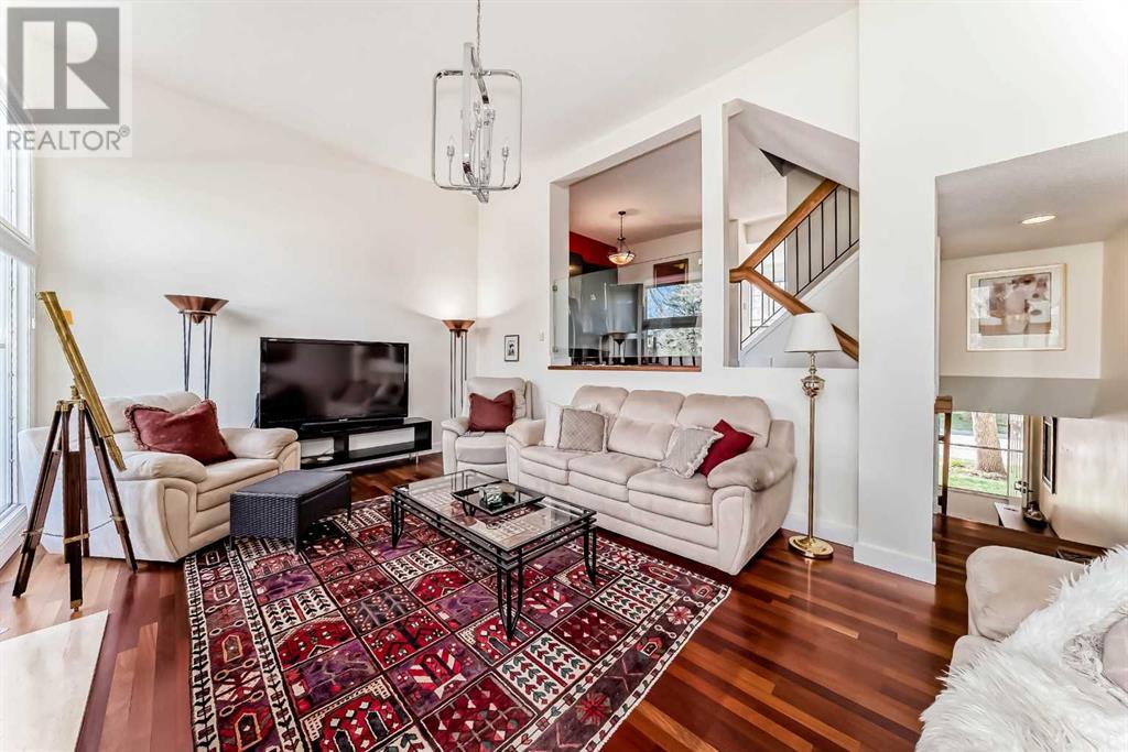 312 Point Mckay Gardens NW