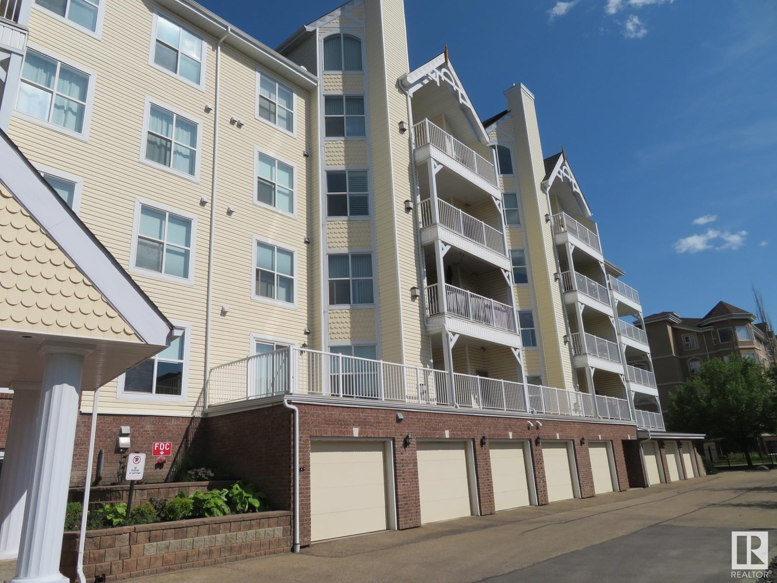 #405 10221 111 ST NW