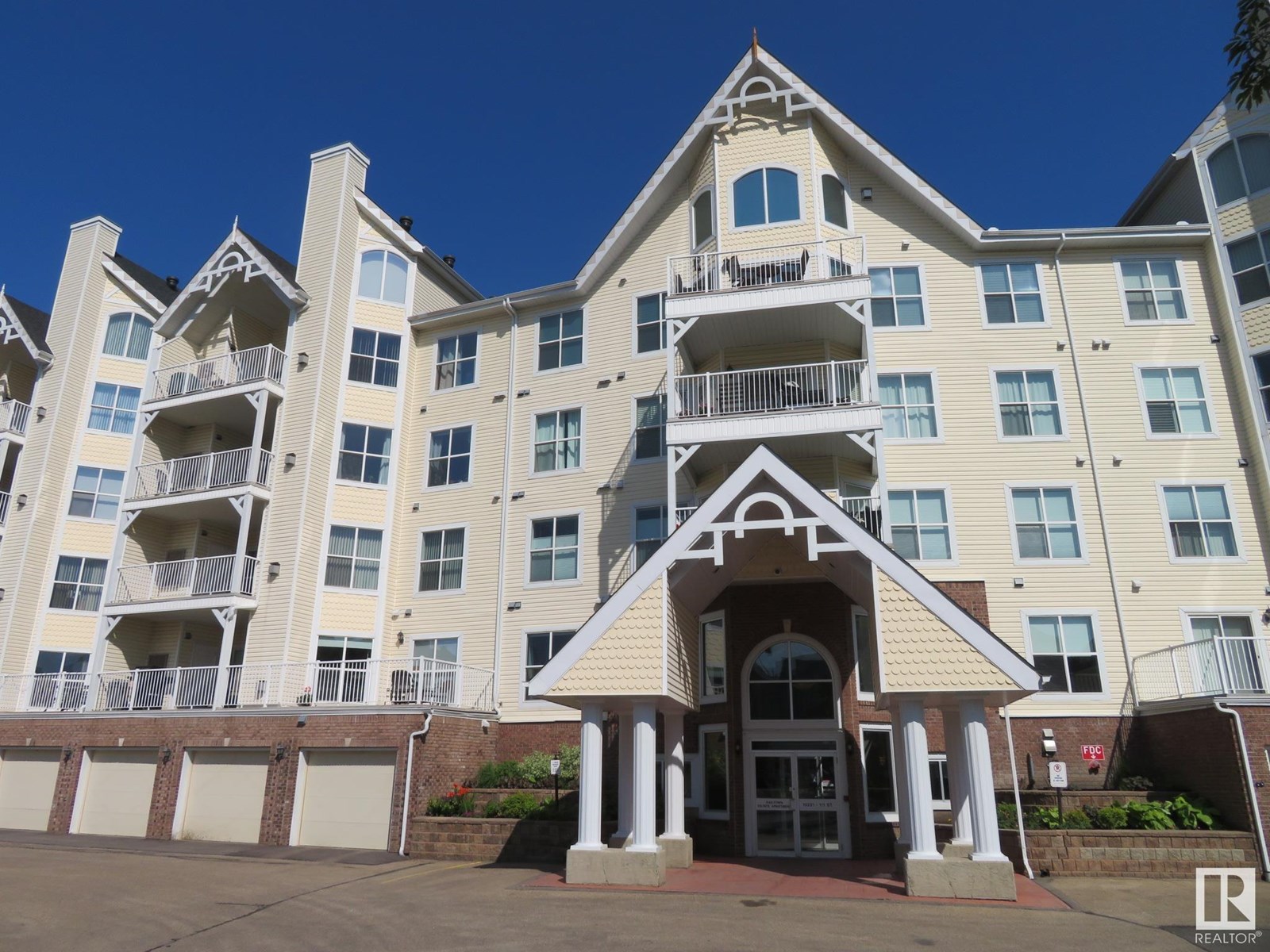 #405 10221 111 ST NW