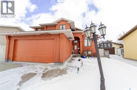 294 Wellington DRIVE Moose Jaw SK S6K1A4